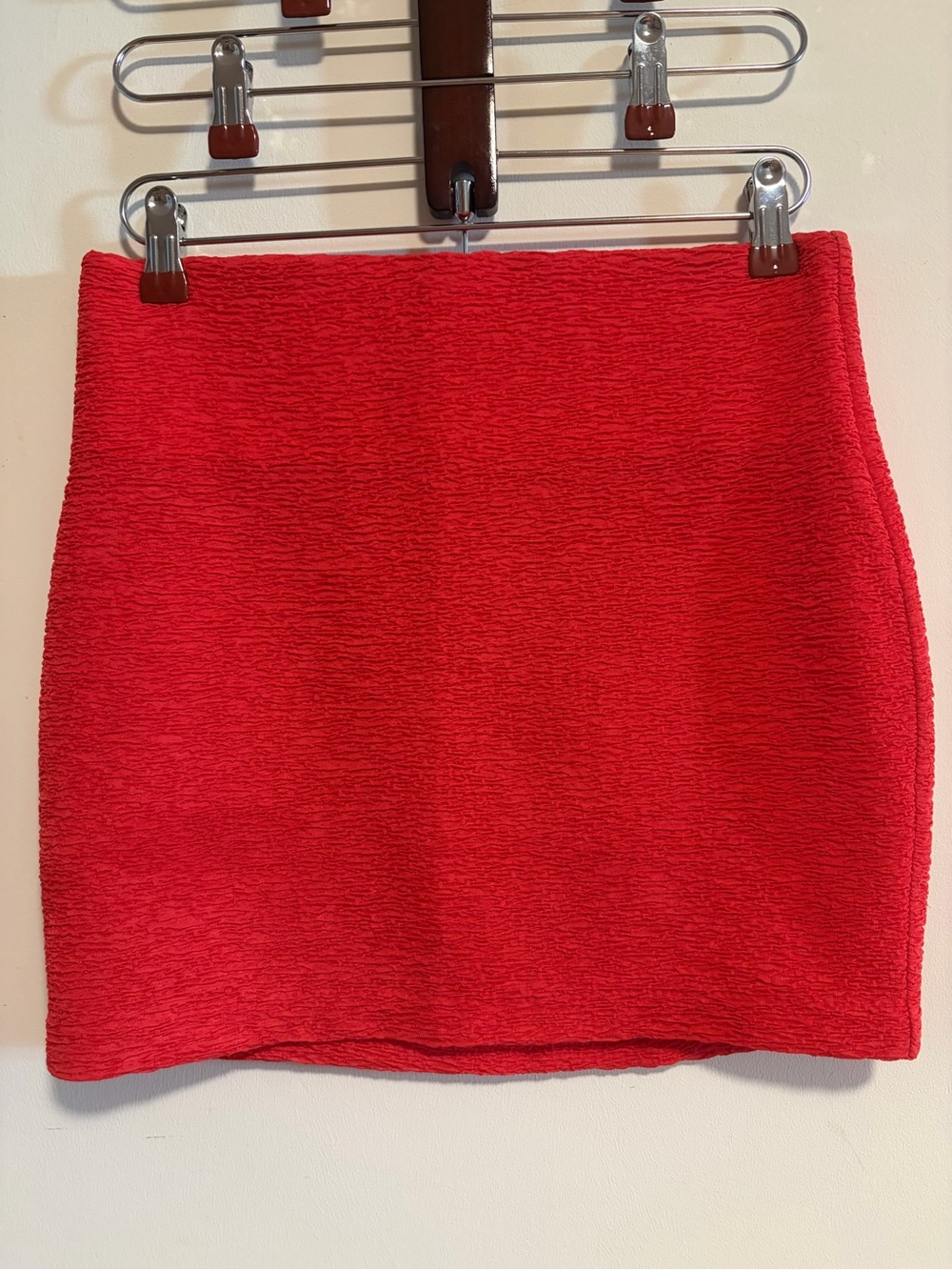 BCBG Generation Y2K Cranberry Red Textured Bodycon Mini Skirt S
